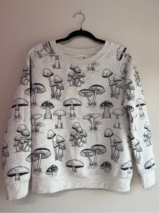 La Soul Tops - LA Soul Grey & Black Mushroom Crewneck Sweatshirt Approximately Medium Nature